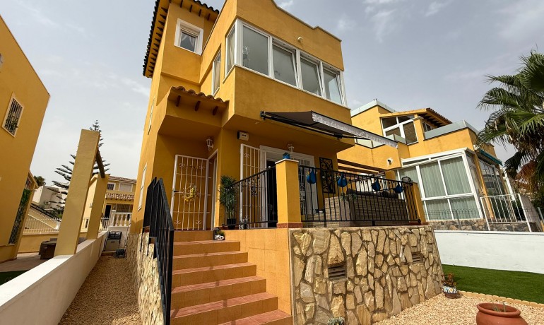 Villa - Herverkoop - Orihuela Costa* -
                Orihuela Costa Alicante