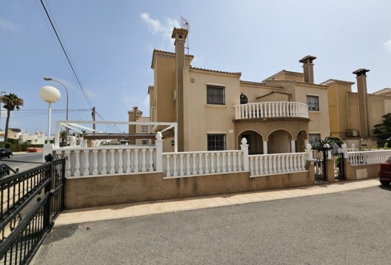 Villa - Herverkoop - Orihuela Costa* - Orihuela Costa