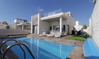 Villa - Herverkoop -
            Orihuela Costa* - PH3111