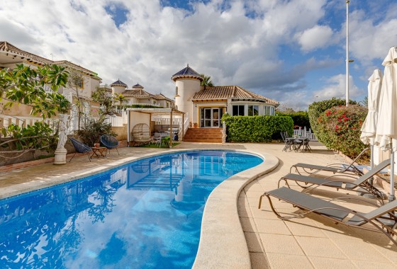 Villa - Herverkoop - Orihuela Costa* - Villamartin*