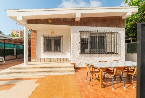 Villa - Herverkoop - Torrevieja* - Aguas nuevas 1