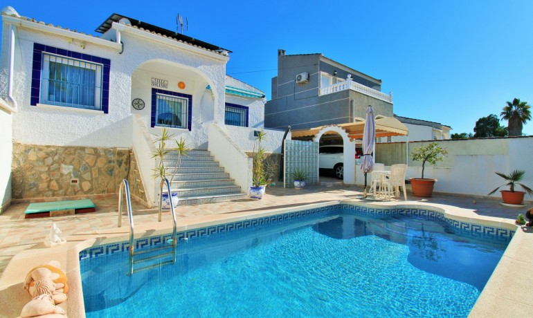 Villa - Herverkoop - Torrevieja* -
                El Chaparral