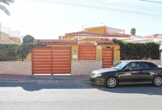 Villa - Herverkoop - Torrevieja* - El Chaparral*