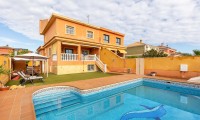 Villa - Herverkoop -
            Torrevieja* - GI-97454