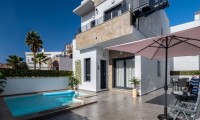 Villa - Herverkoop -
            Torrevieja* - LA-90306