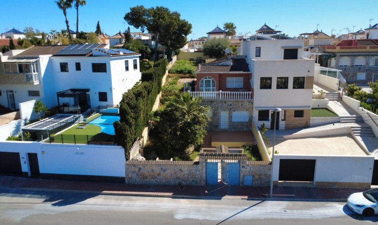 Villa - Herverkoop - Torrevieja* -
                Los balcones