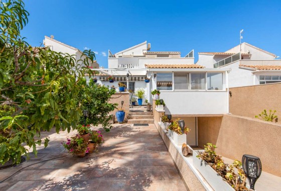 Villa - Herverkoop - Torrevieja* - Punta Prima*