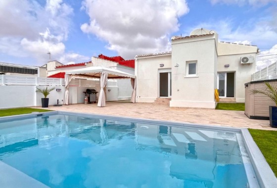 Villa - Herverkoop - Torrevieja - San Luis