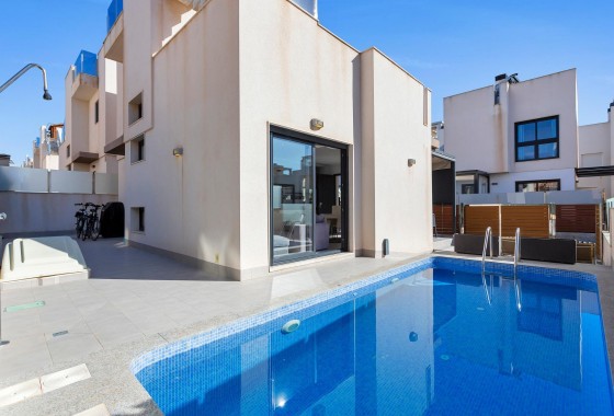 Villa - Herverkoop - Torrevieja - Sector 25