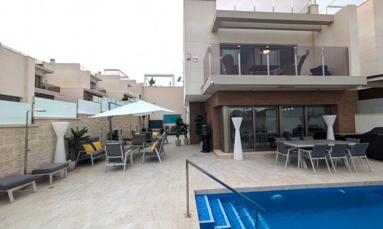 Villa - Herverkoop - Villamartin -
                Villamartin
