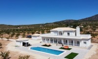 Villa - Nouvelle construction -
            Pinoso* - NB-16487