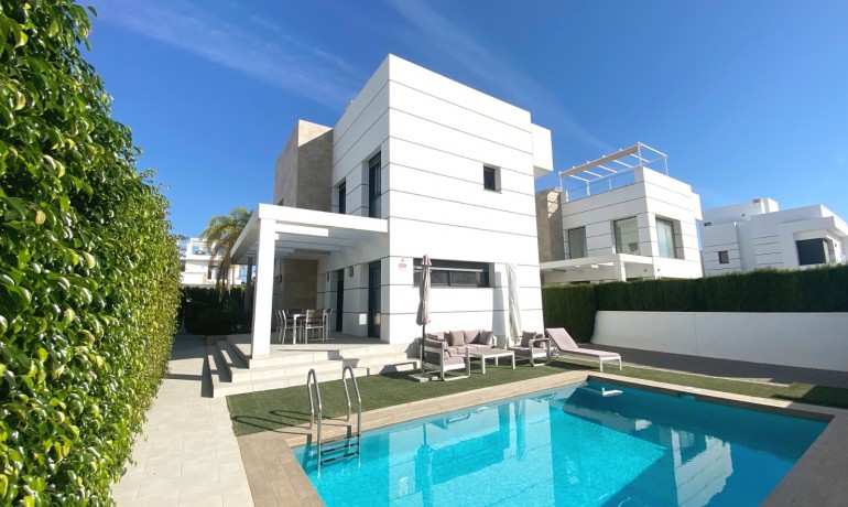 Villa - Revente - Cuidad Quesada* -
                Doña Pepa