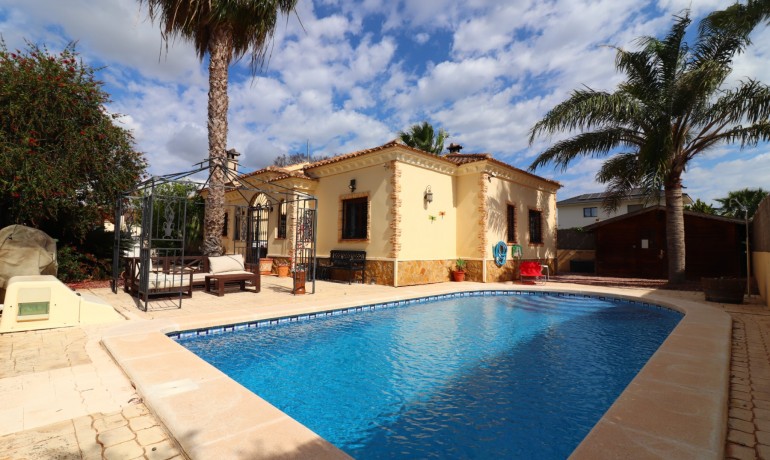 Villa - Revente - Formentera del Segura -
                Fincas de La Vega