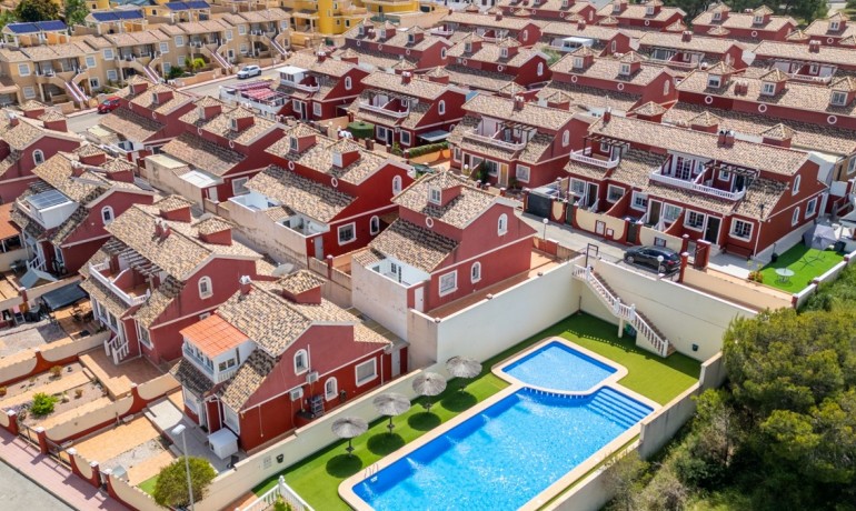 Villa - Revente - Orihuela Costa -
                Villamartin
