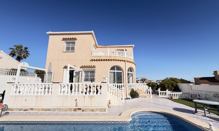 Villa - Revente - Villamartin -
                Villamartin