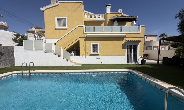 Villa - Revente - Villamartin -
                Villamartin