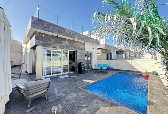 Villa - Sale - Alicante* - V