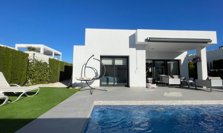 Villa - Sale - Benijofar* -
                Centro