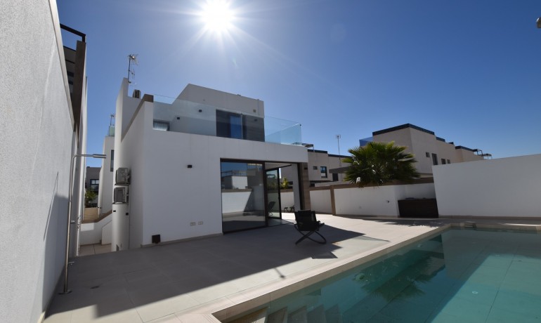 Villa - Sale - Benijofar* -
                Costa Blanca