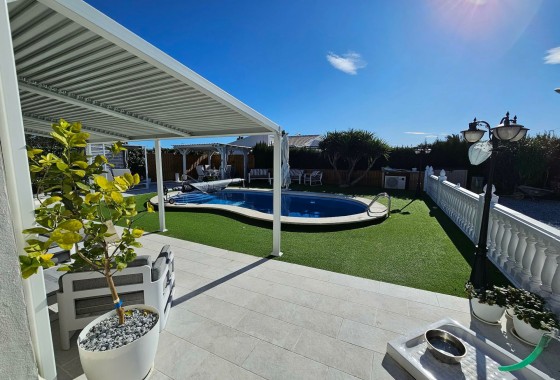 Villa - Sale - La Marina - La Marina