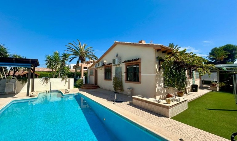 Villa - Sale - Orihuela Costa* -
                Cabo Roig