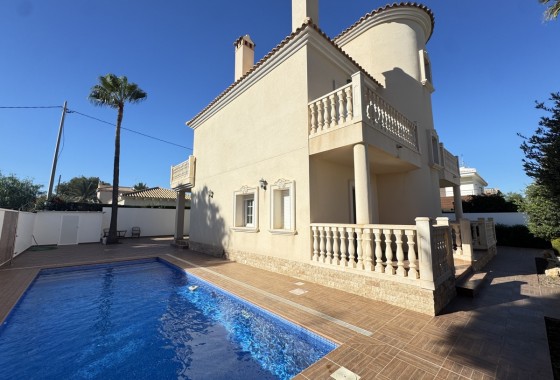 Villa - Sale - Orihuela Costa* - Cabo Roig