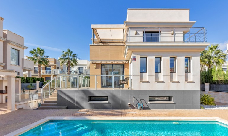 Villa - Sale - Orihuela Costa -
                La Zenia