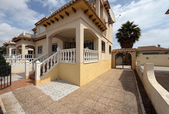 Villa - Sale - Playa Flamenca - Orihuela Costa