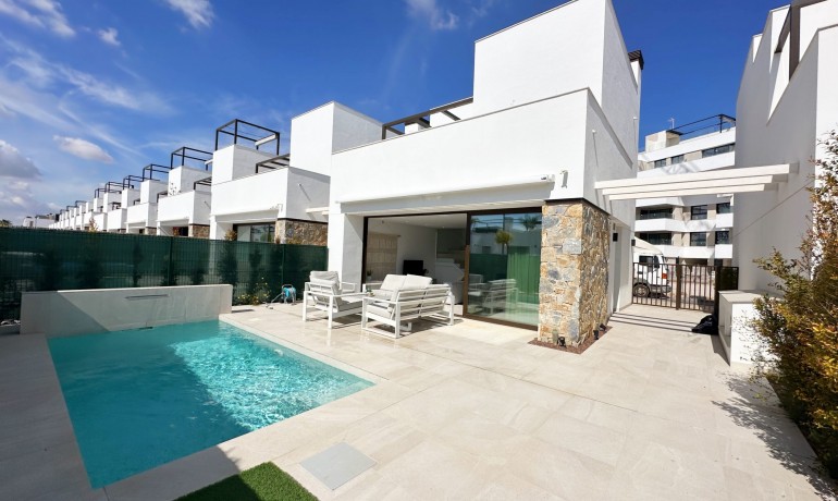 Villa - Sale - Santa Rosalia Lake and Life Resort -
                Santa Rosalia Lake and Life Resort