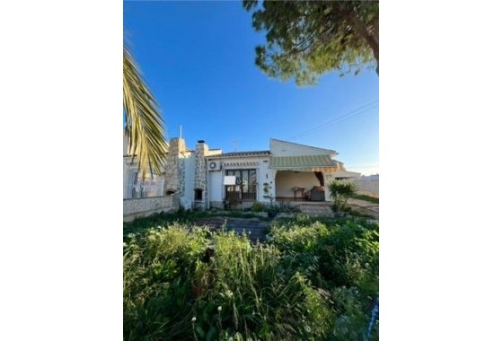 Villa - Sale - Torrevieja* - Aguas Nuevas