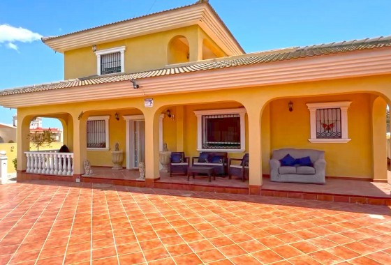 Villa - Sale - Torrevieja - Los Balcones - Los Altos del Edén