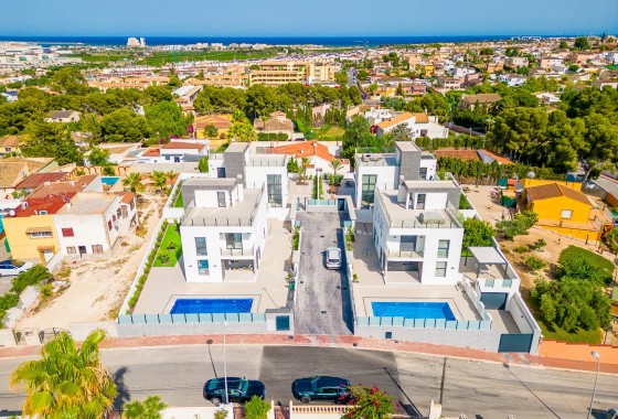 Villa - Sale - Torrevieja* - Los Balcones