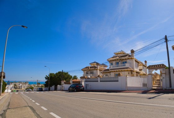 Villa - Sale - Torrevieja* - Torrevieja