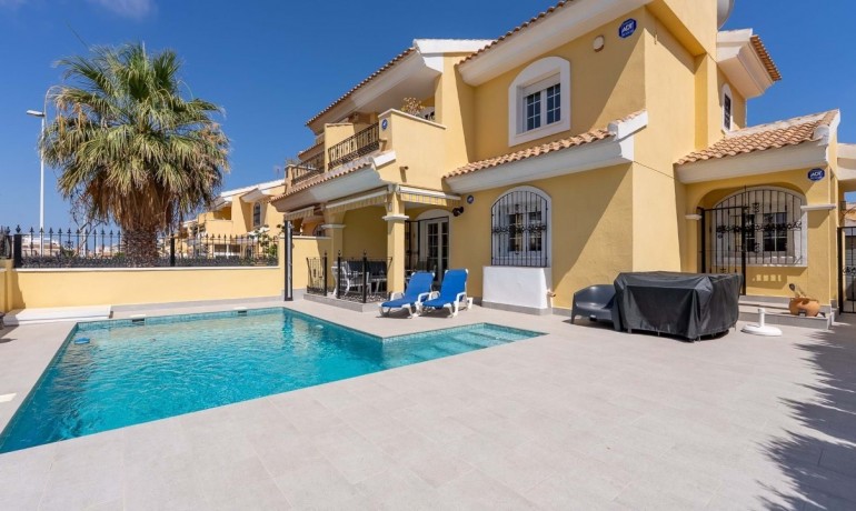 Villa - Sale - Villamartin -
                Los Dolses