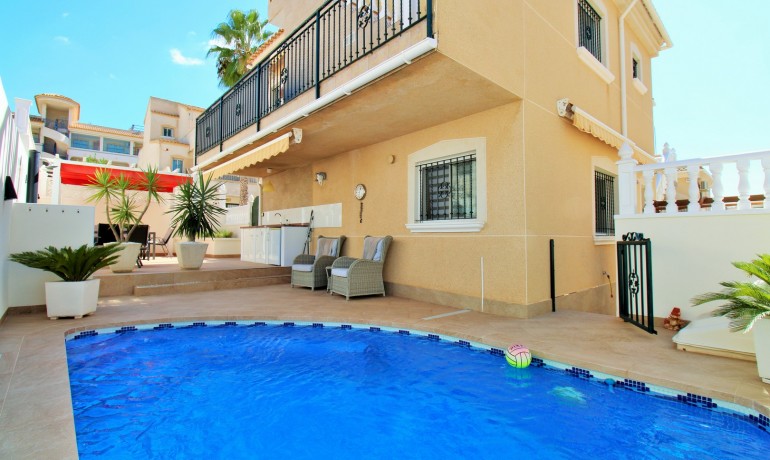 Villa - Sale - Villamartin -
                Villamartin