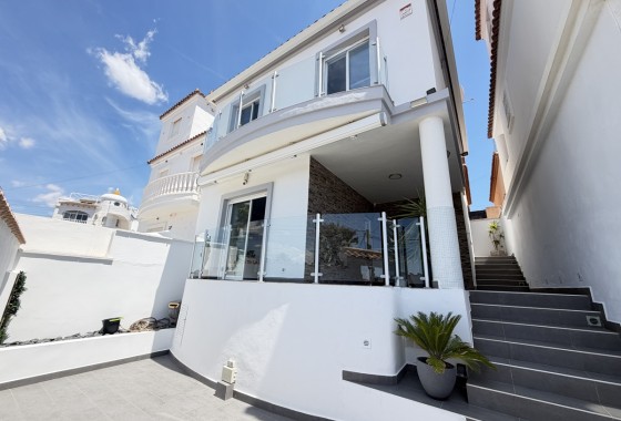 Villa - Sale - Villamartin - Villamartin