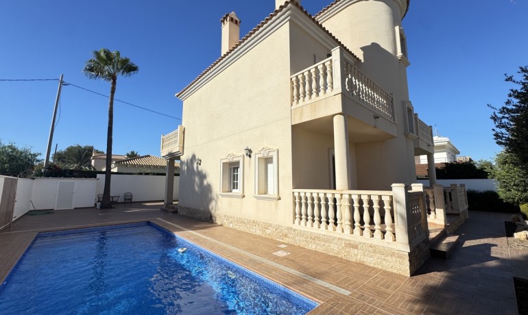 Villa - Venta - Cabo Roig -
                Cabo Roig