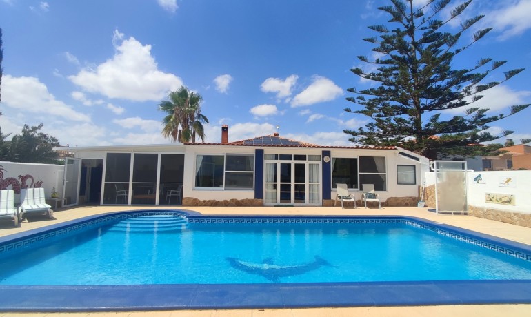 Villa - Venta - Gea Y Truyols -
                Gea Y Truyols