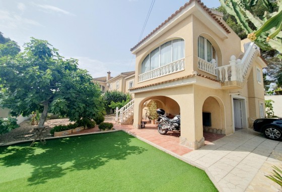 Villa - Venta - Los Balcones - Torrevieja