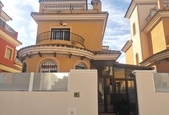 Villa - Venta - Los Montesinos - La Herrada