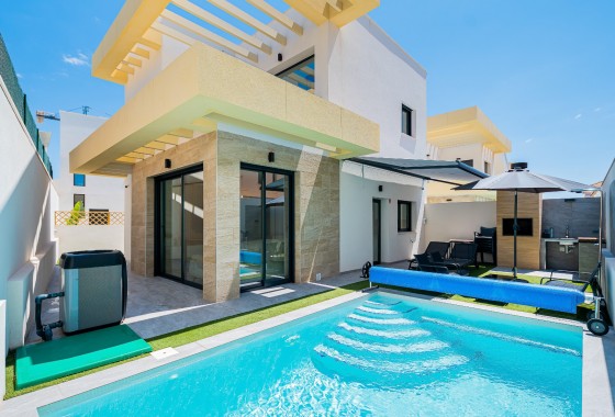 Villa - Venta - Los Montesinos - La Herrada