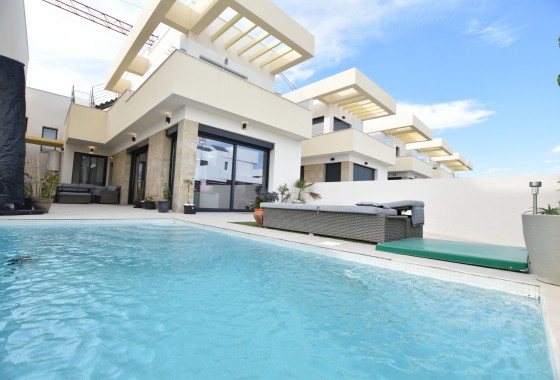 Villa - Venta - Los Montesinos - La Herrada