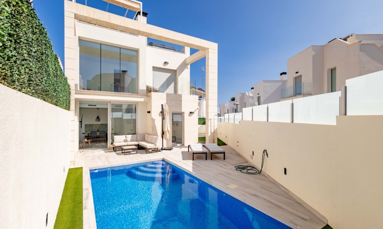 Villa - Venta - Orihuela Costa -
                Lomas de Cabo Roig