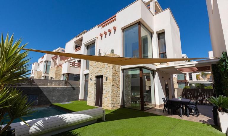 Villa - Venta - Rojales -
                Pueblo bravo