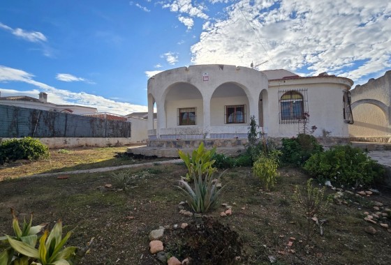 Villa - Venta - Torrevieja - El Chaparral