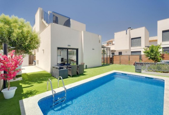 Villa - Venta - Torrevieja - Torrevieja - Centre