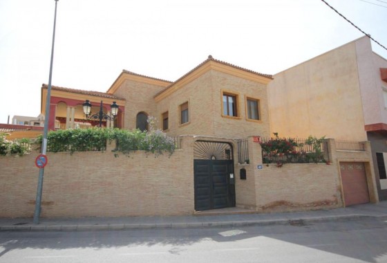 Villa - Venta -  - 