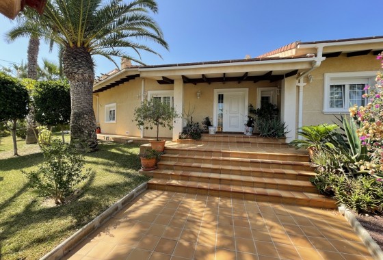 Villa - Venta -  - 