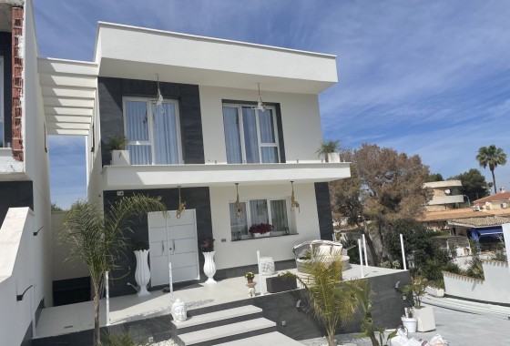 Villa - Venta -  - 