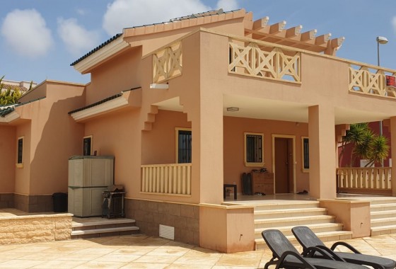 Villa - Venta -  - 